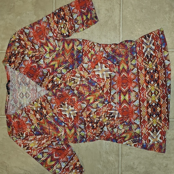 Cable & Gauge Orange/Red Multicolor Geometric Blouse - Picture 3 of 7